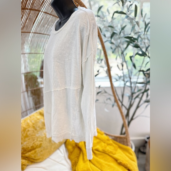 Sundance Cream / White Burnout Asymmetrical Raw Hem Long Sleeve Tee - Picture 2 of 11